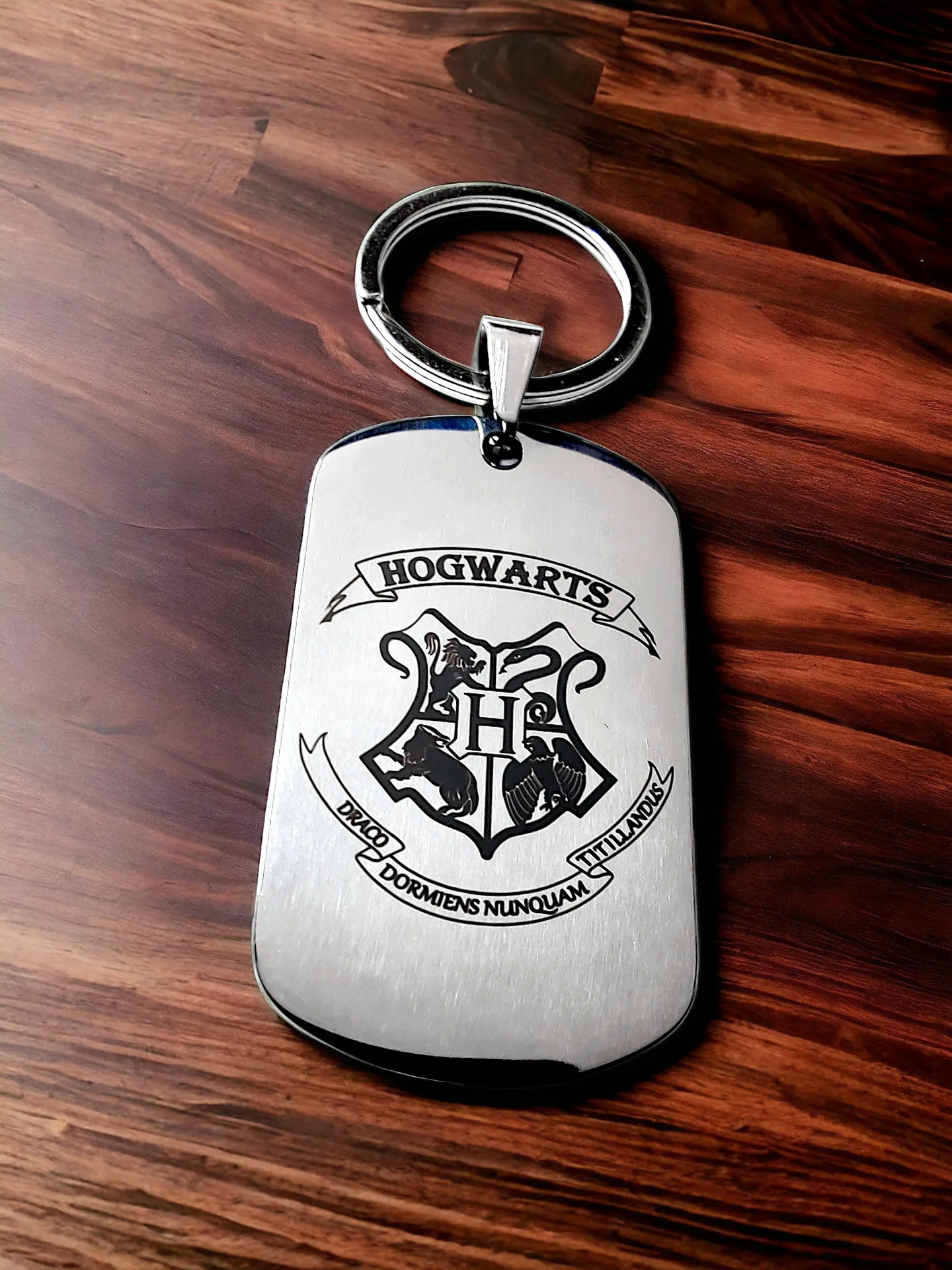 Брелок "Harry Potter - Hogwarts" двусторонний полированный глянцевый