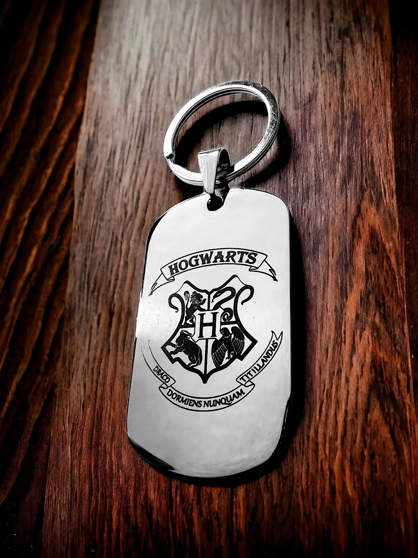 Брелок "Harry Potter - Hogwarts" двусторонний полированный глянцевый