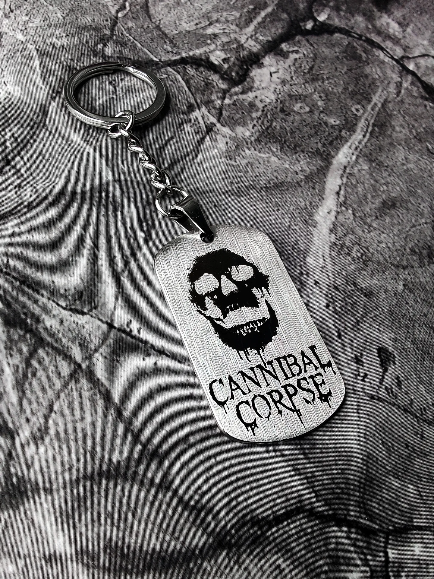 Брелок "Cannibal Corpse" шлифованный
