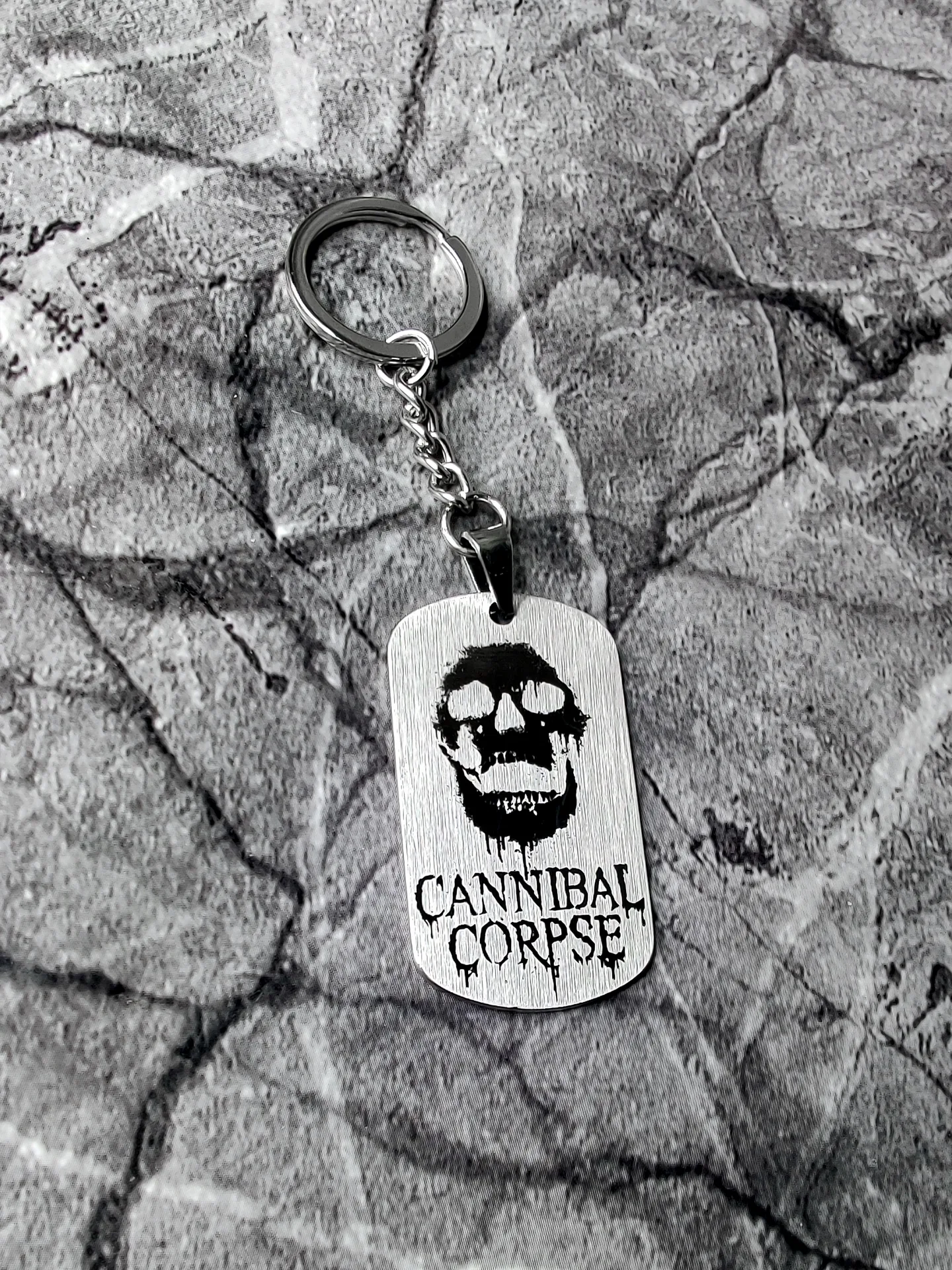 Брелок "Cannibal Corpse" шлифованный