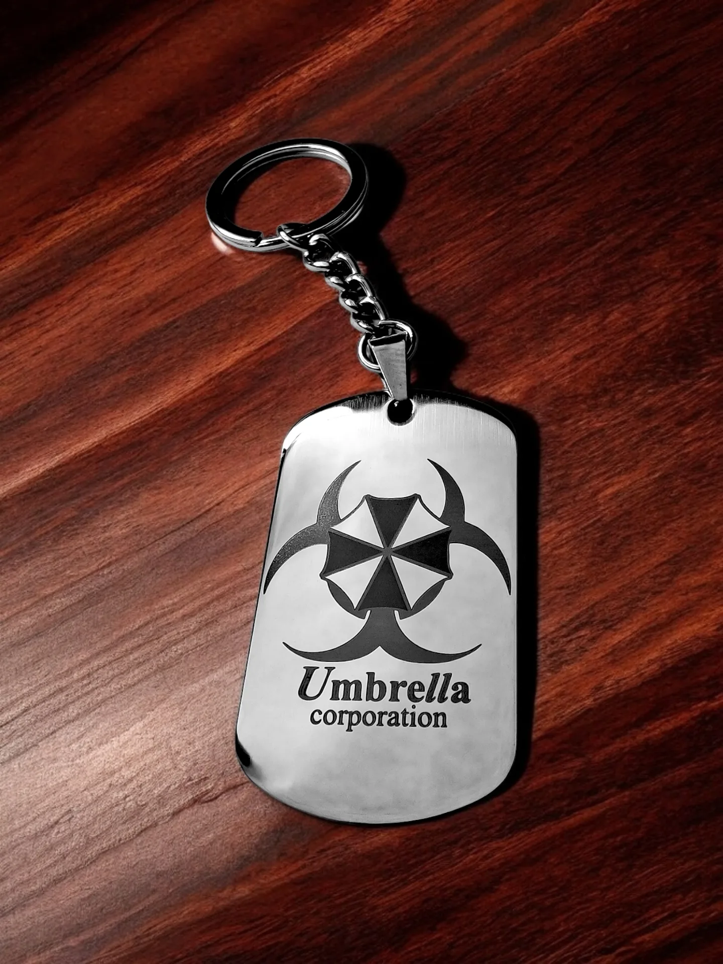 Брелок "Umbrella Corporation" глянцевый