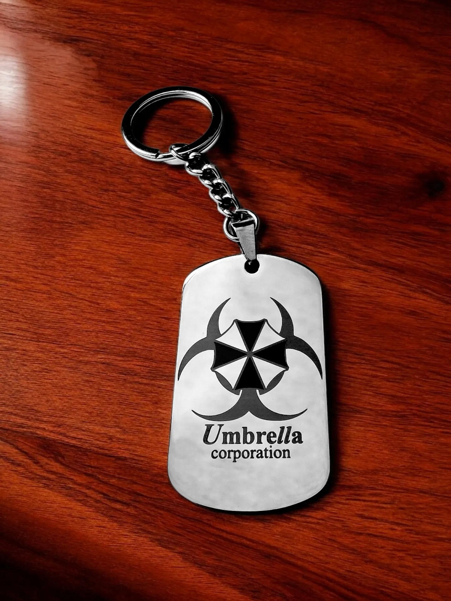Брелок "Umbrella Corporation" глянцевый