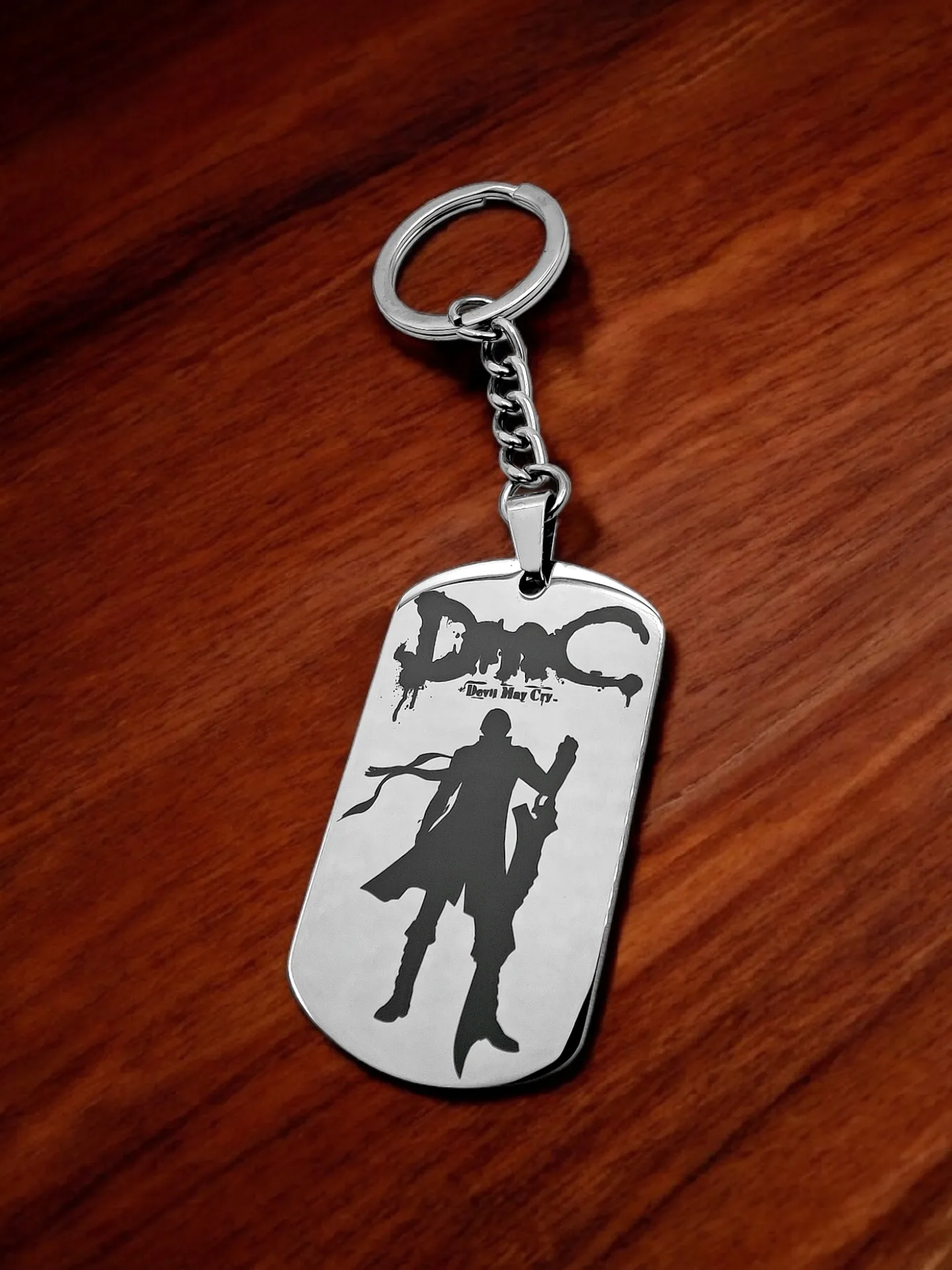 Брелок "Devil May Cry" полированный глянцевый