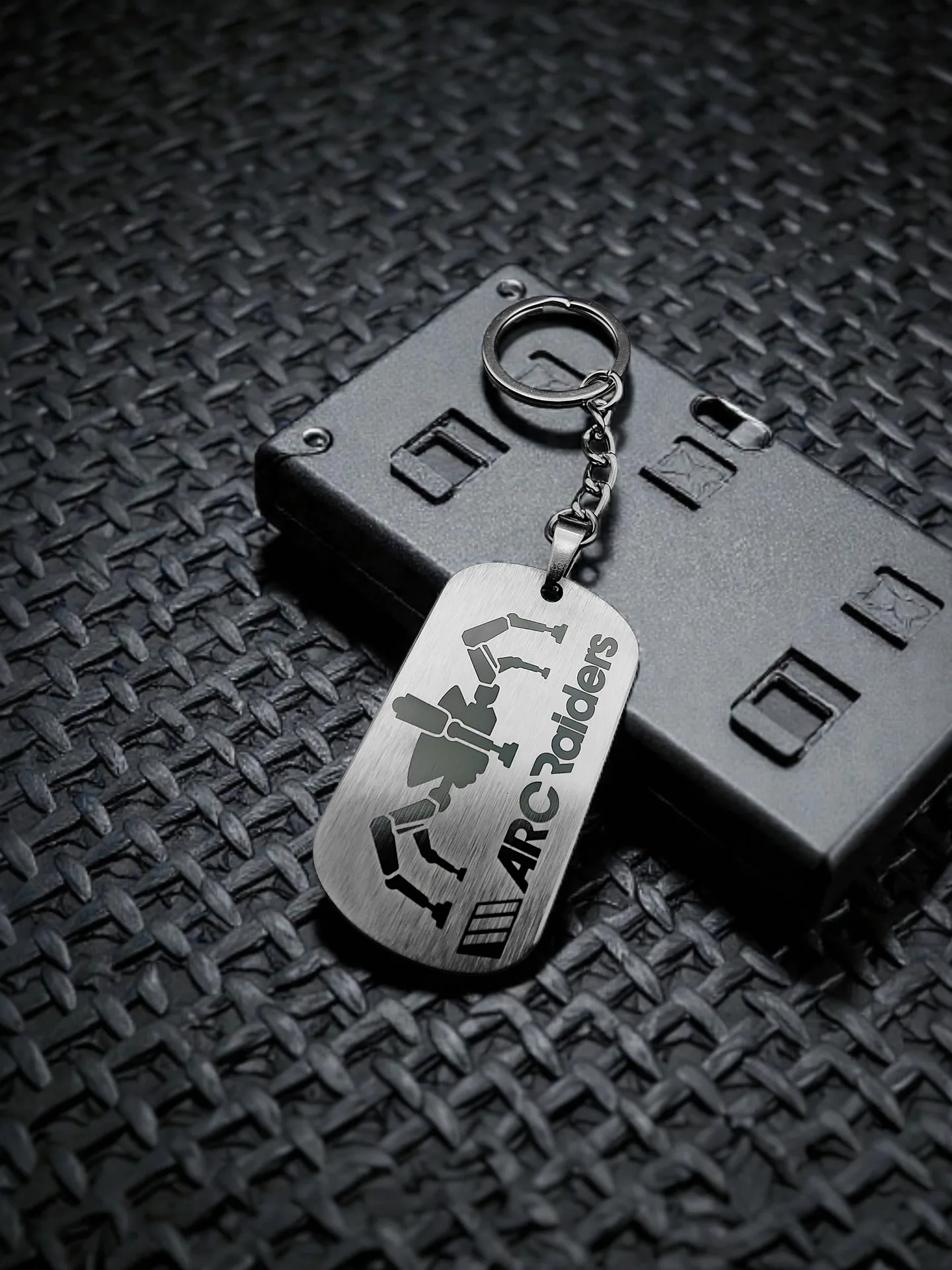 Брелок "Arc Raiders" нержавеющая сталь