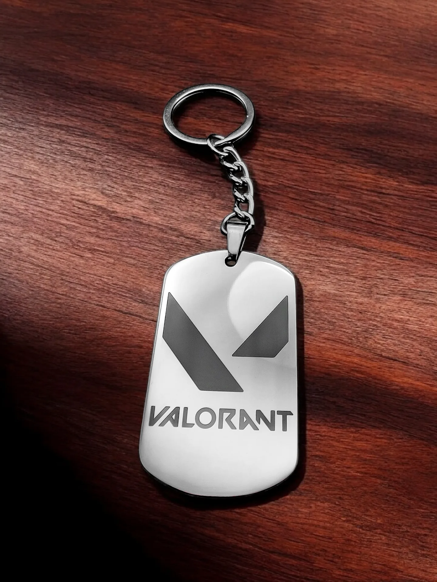 Брелок "VALORANT" нержавеющая сталь
