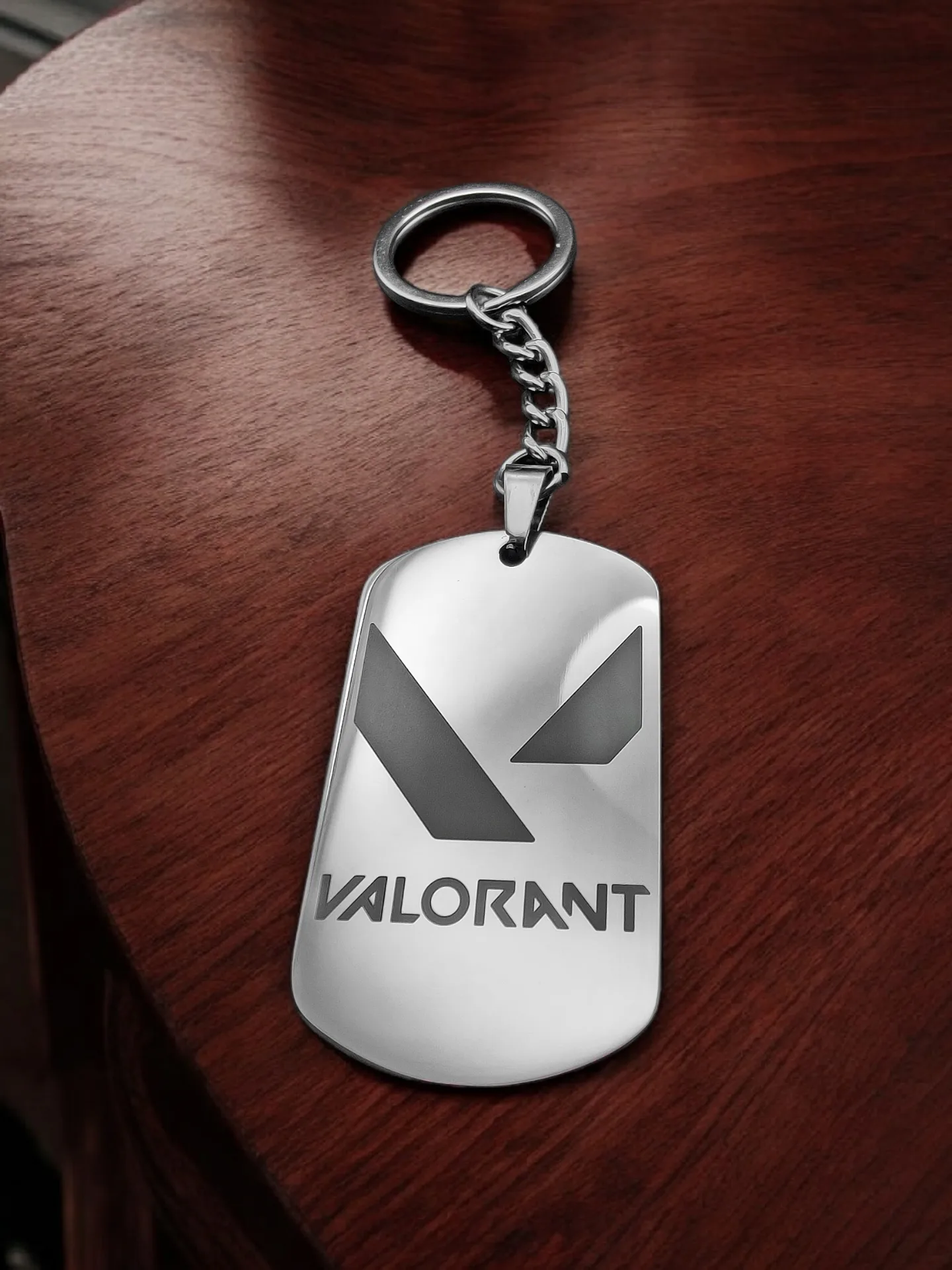 Брелок "VALORANT" нержавеющая сталь