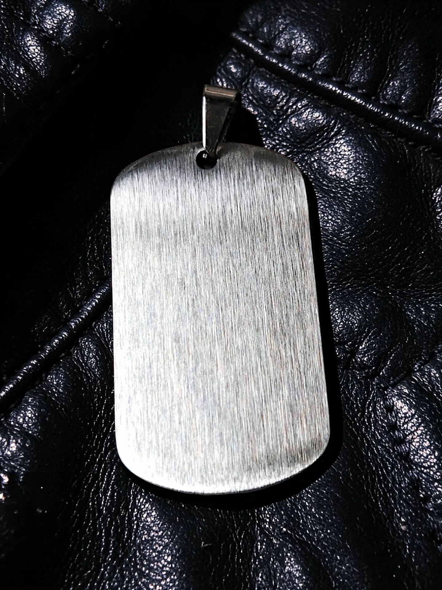 Кулон  "Смерть попсе"